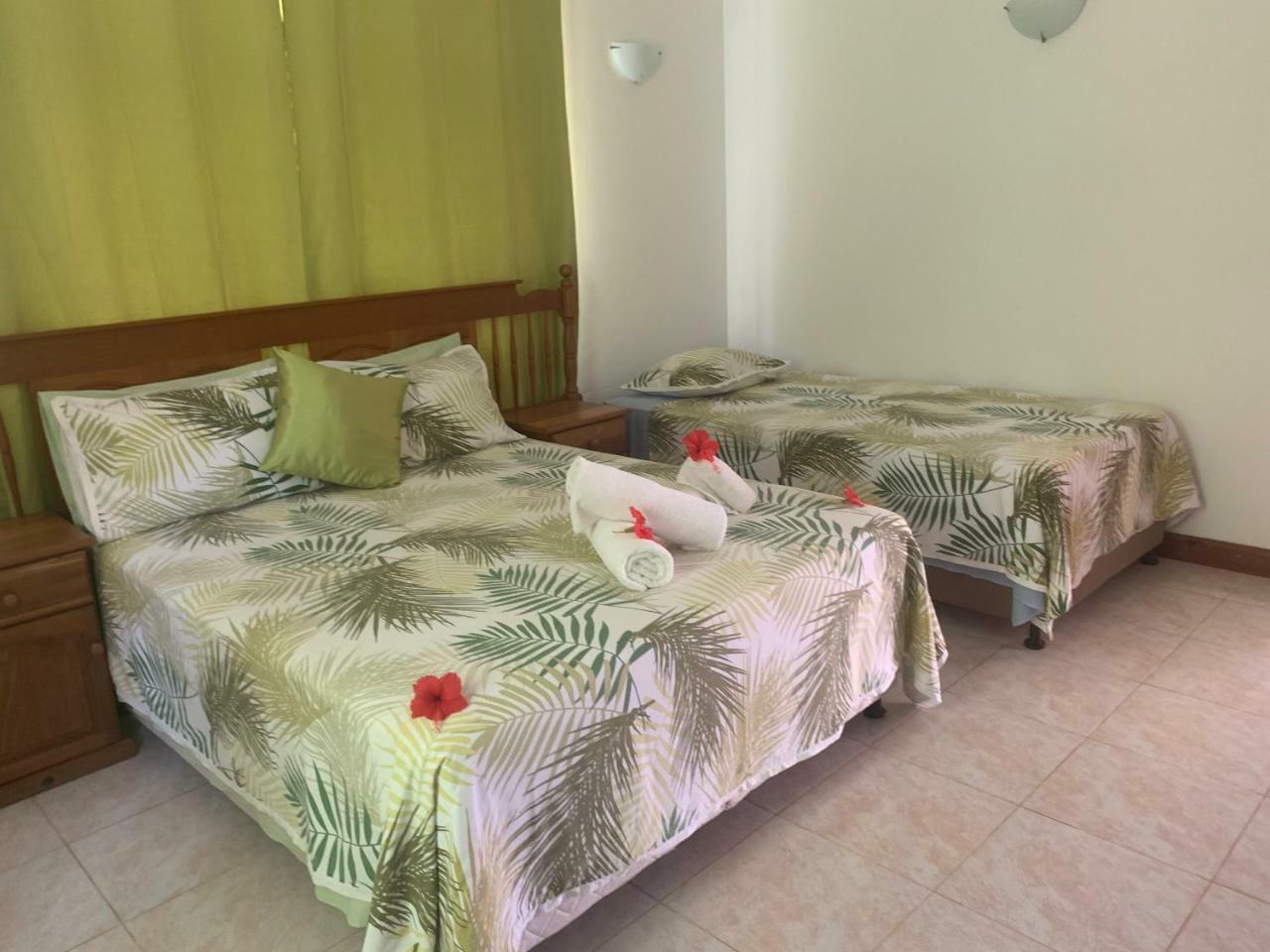 Le Chevalier Bay Guesthouse Anse Lazio Exterior foto